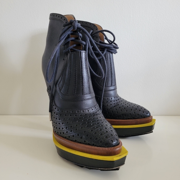 PROENZA SCHOULER lace up ankle boot, pointed toe, woodgrain heel, gold accents - Picture 2 of 12